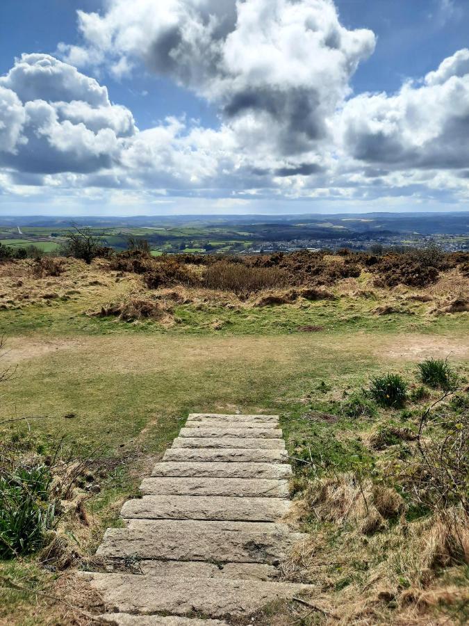 Summit Camping Kit Hill Cornwall Panoramic Views Grass Pitch From 15Pn Or Bella Bell Tent 75Pn Callington Exterior foto